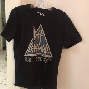 Chaser black tee Def Lepard sz S 17” pit to pit